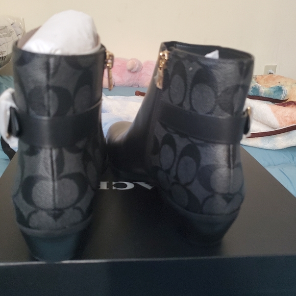 Coach Ankle boots - Picture 3 of 3